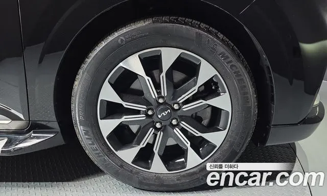 Kia Carnival 2021 thumb 5