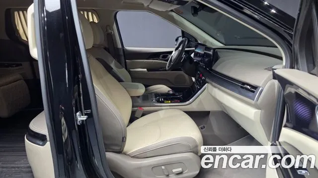Kia Carnival 2021 thumb 11