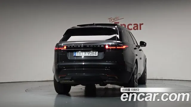 Land Rover Range Rover Velar 2025 thumb 3