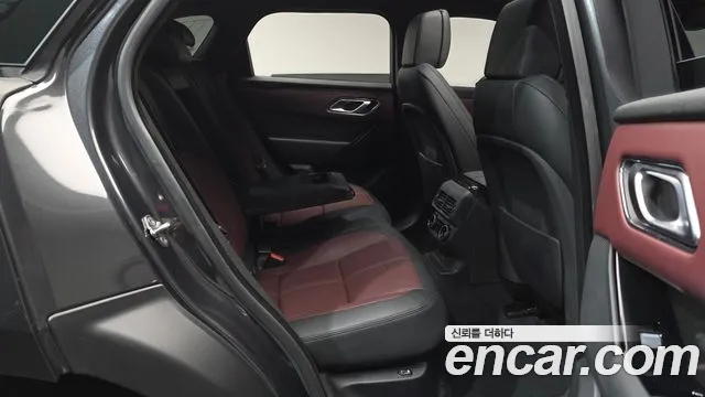 Land Rover Range Rover Velar 2025 thumb 10