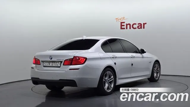 BMW 5-Series 2016 thumb 2