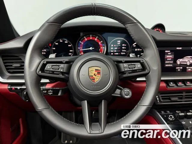 Porsche 911 2020 thumb 6