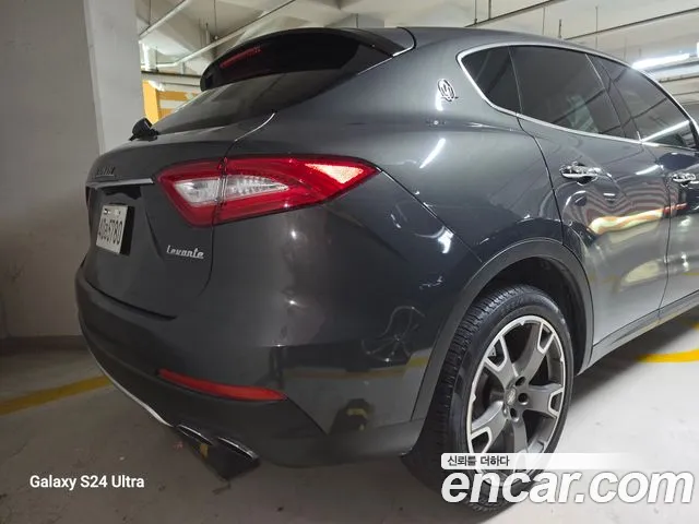 Maserati Levante 2017 thumb 2