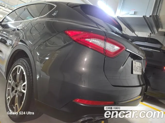 Maserati Levante 2017 thumb 4