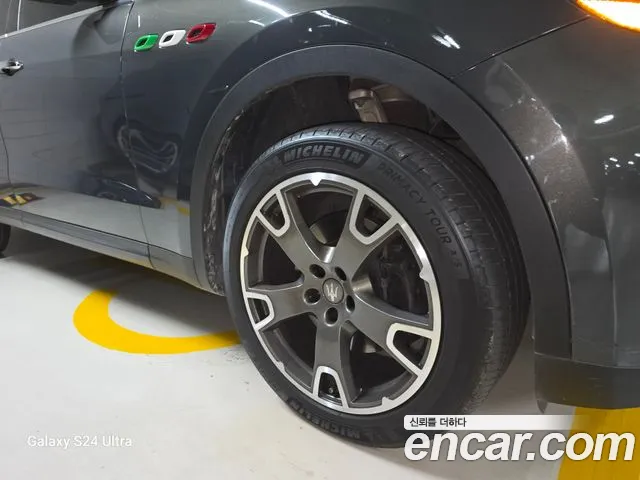 Maserati Levante 2017 thumb 5
