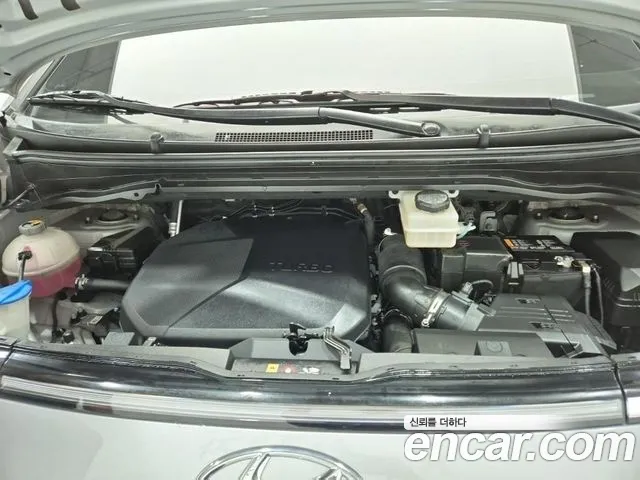 Hyundai Staria 2021 thumb 5