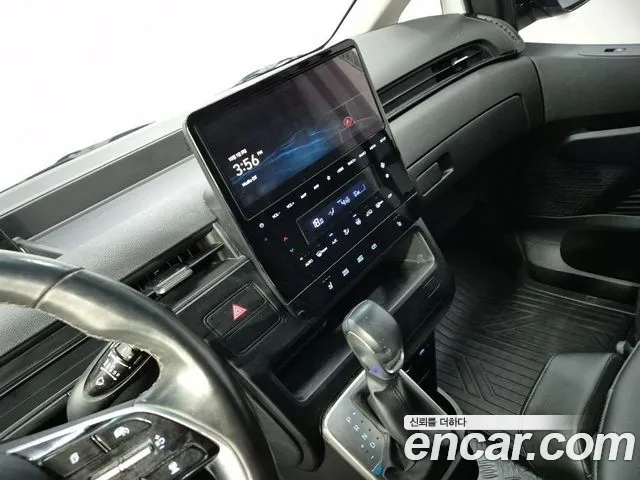 Hyundai Staria 2021 thumb 9