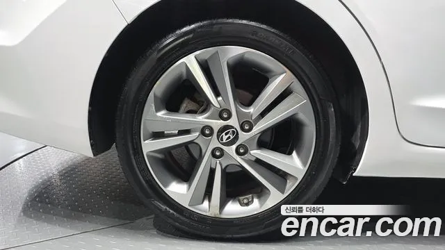 Hyundai Avante 2018 thumb 4