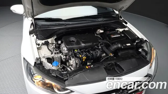 Hyundai Avante 2018 thumb 5