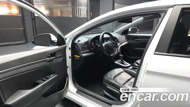 Hyundai Avante 2018 thumb 9