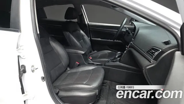 Hyundai Avante 2018 thumb 10