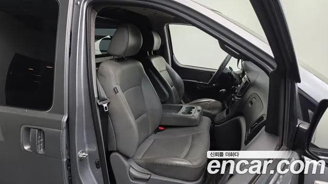 Hyundai Starex 2019 thumb 12