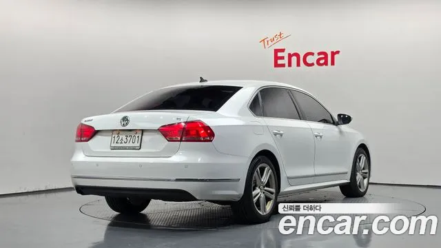 Volkswagen Passat (North America and China) 2013 thumb 2