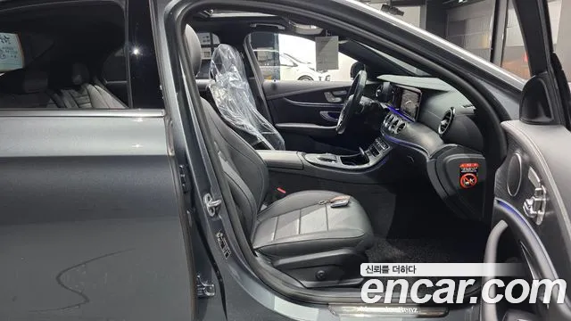 Mercedes-Benz E-Класс 2022 thumb 11