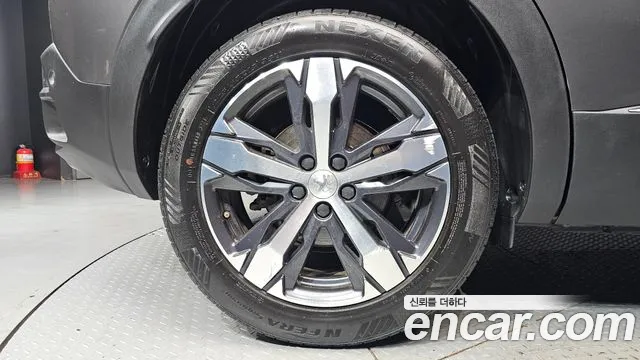 Peugeot 3008 2019 thumb 5