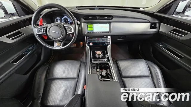 Jaguar XF 2018 thumb 7