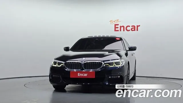 BMW 5-Series 2018 thumb 3