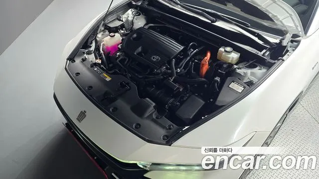 Toyota Crown 2024 thumb 6