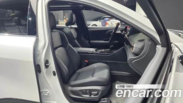 Toyota Crown 2024 thumb 10