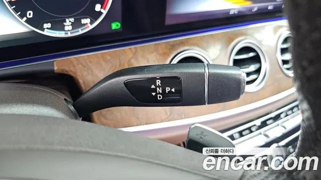 Mercedes-Benz E-Класс 2017 thumb 9