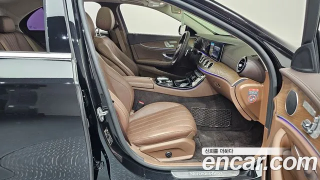 Mercedes-Benz E-Класс 2017 thumb 11