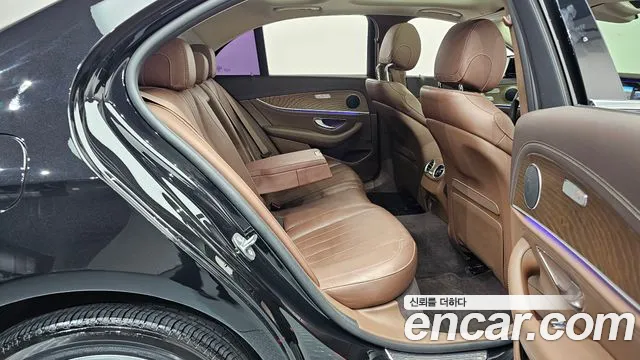 Mercedes-Benz E-Класс 2017 thumb 12