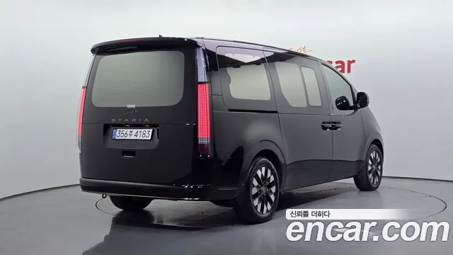 Hyundai Staria 2025 thumb 2