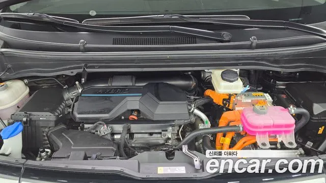 Hyundai Staria 2025 thumb 6