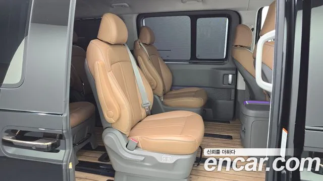 Hyundai Staria 2025 thumb 11