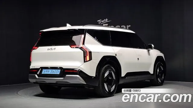 Kia EV9 2024 thumb 2