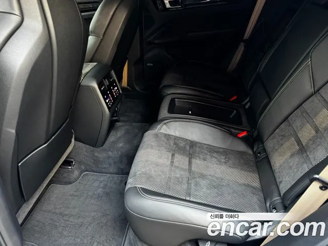 Porsche Cayenne 2022 thumb 10