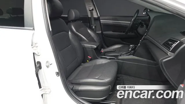 Hyundai Avante 2016 thumb 11