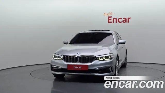 BMW 5-Series 2019 thumb 3