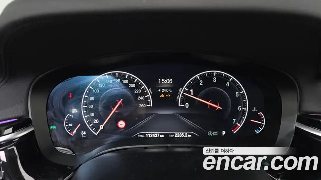 BMW 5-Series 2019 thumb 8