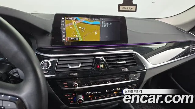 BMW 5-Series 2019 thumb 12