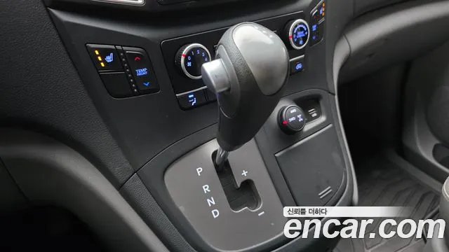 Hyundai Starex 2018 thumb 9