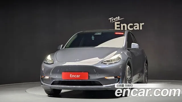 Tesla Model Y 2022 thumb 2