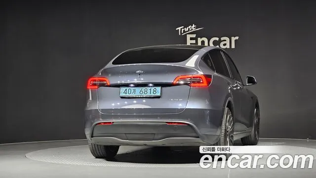 Tesla Model Y 2022 thumb 3