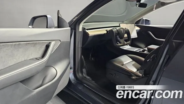 Tesla Model Y 2022 thumb 9