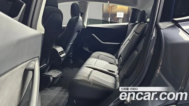 Tesla Model Y 2022 thumb 11
