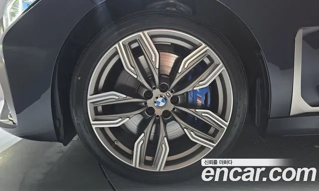 BMW 7-Series 2022 thumb 5