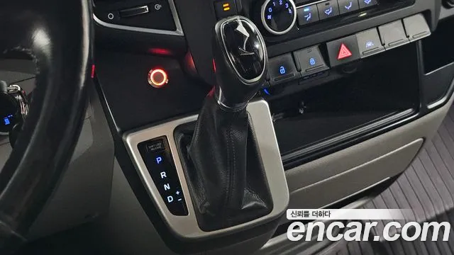 Hyundai Staria 2021 thumb 9