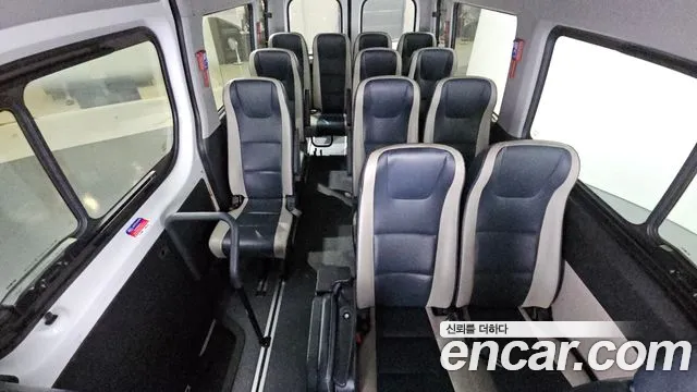 Hyundai Staria 2021 thumb 12