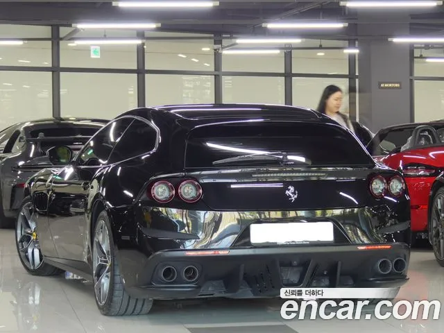Ferrari GTC4 Lusso 2019 thumb 3