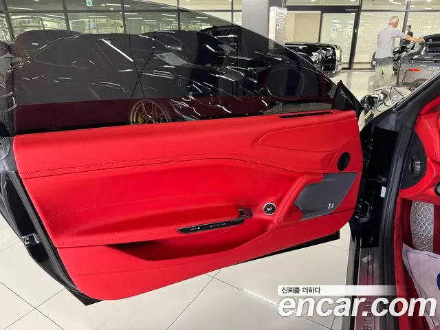 Ferrari GTC4 Lusso 2019 thumb 7