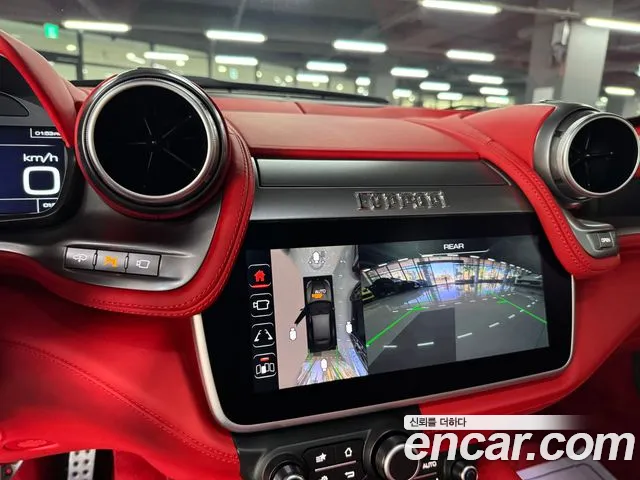 Ferrari GTC4 Lusso 2019 thumb 10