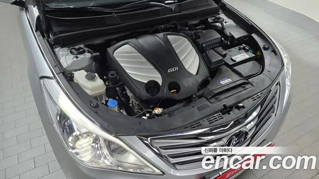 Hyundai Grandeur 2011 thumb 6