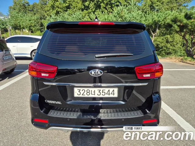 Kia Carnival 2019 thumb 2