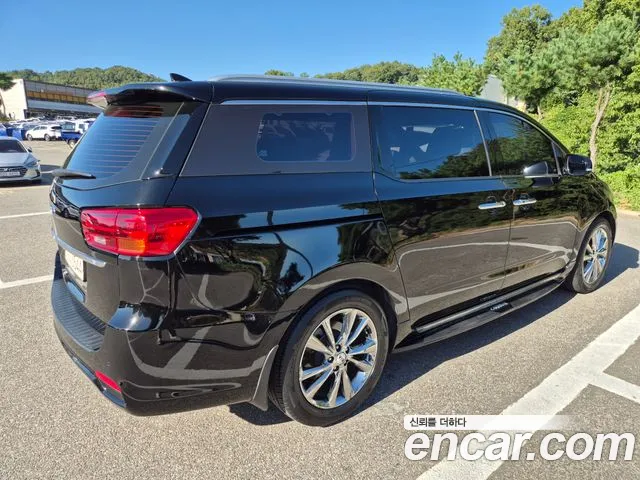 Kia Carnival 2019 thumb 4