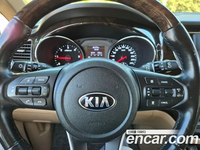 Kia Carnival 2019 thumb 7